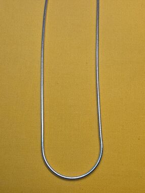Beautiful Sterling Silver Rounded Snake Chain Necklace ▪︎ Marked 925 Italy 📿